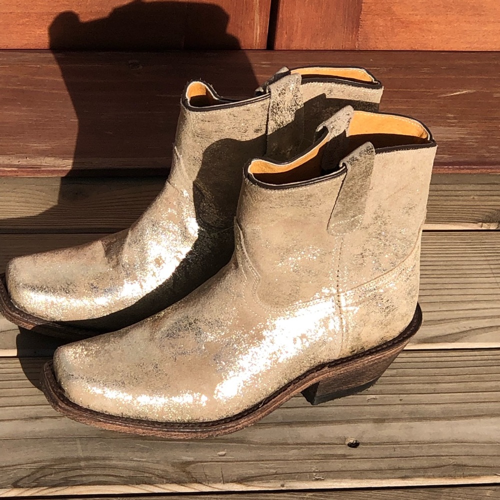 NWOB Cofi Gold Boots